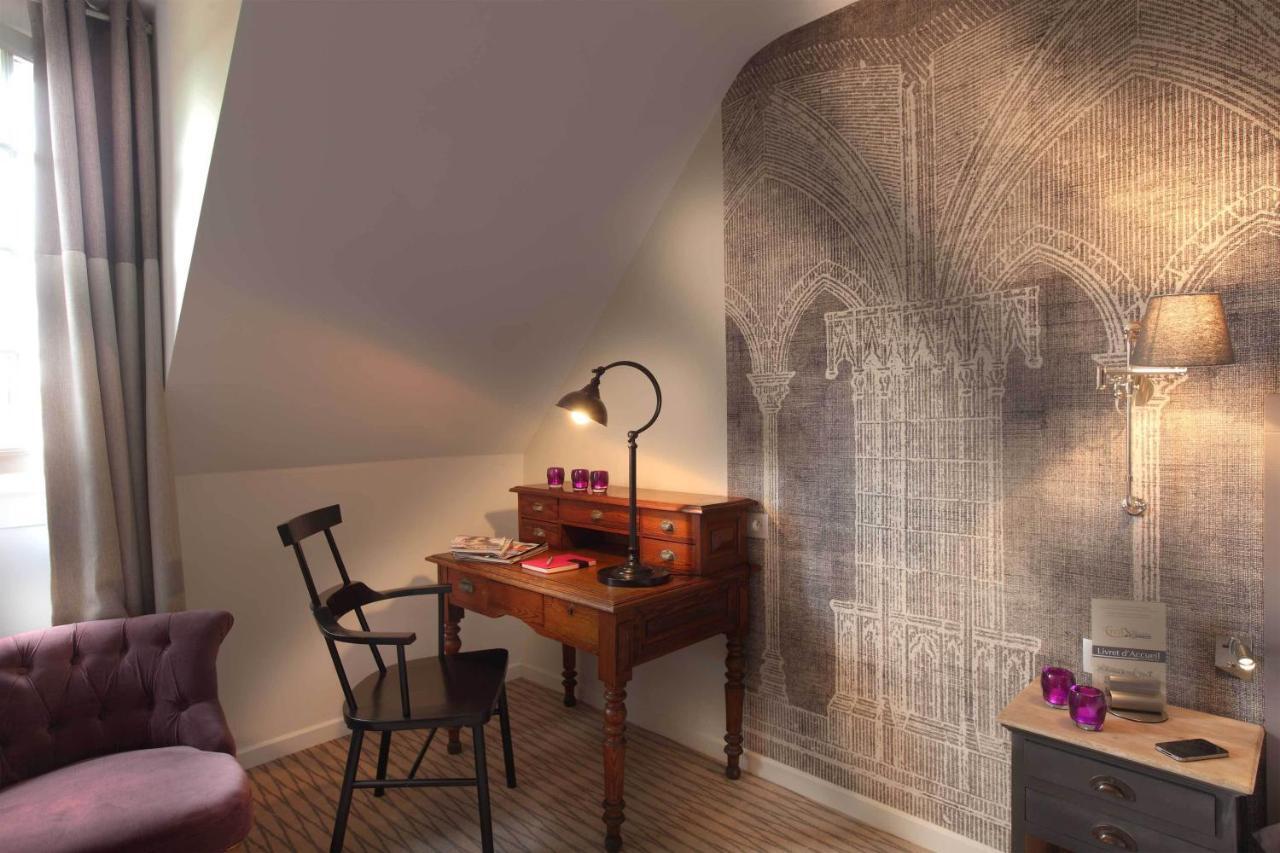 Logis Hotel La Croix Blanche Fontevraud Room photo